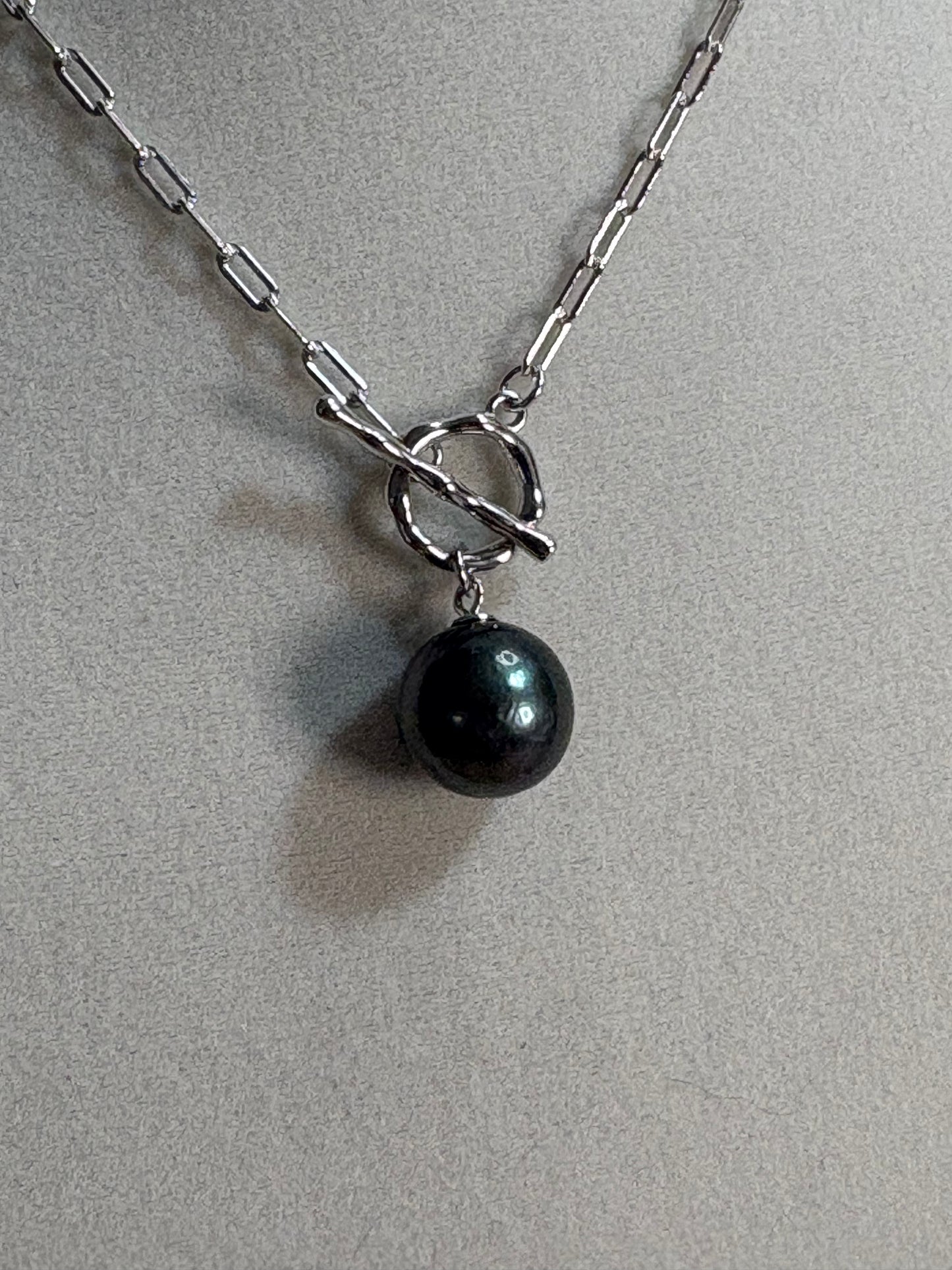 The Linked Necklace
