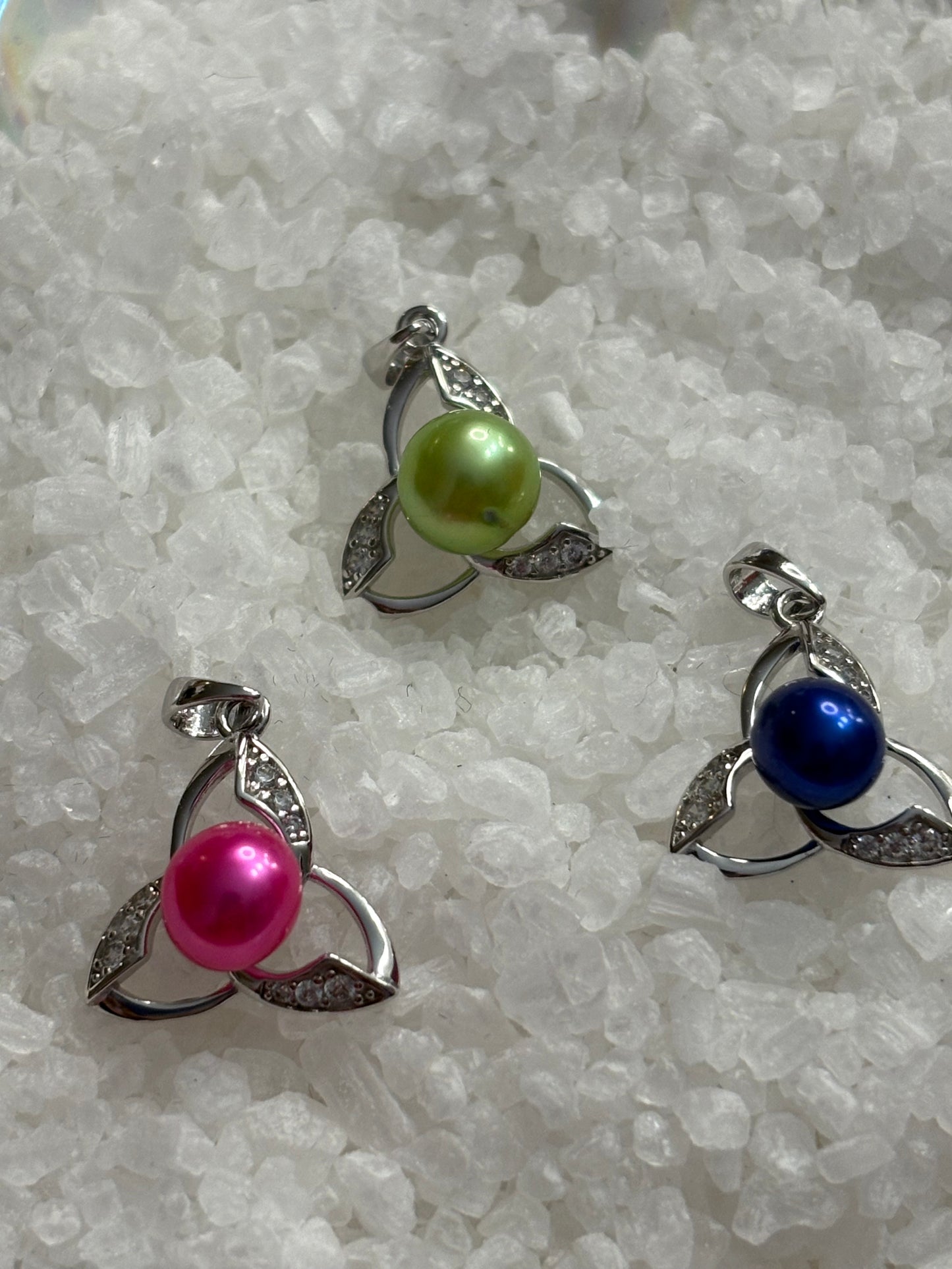 Emerald Isle Knot Pendant