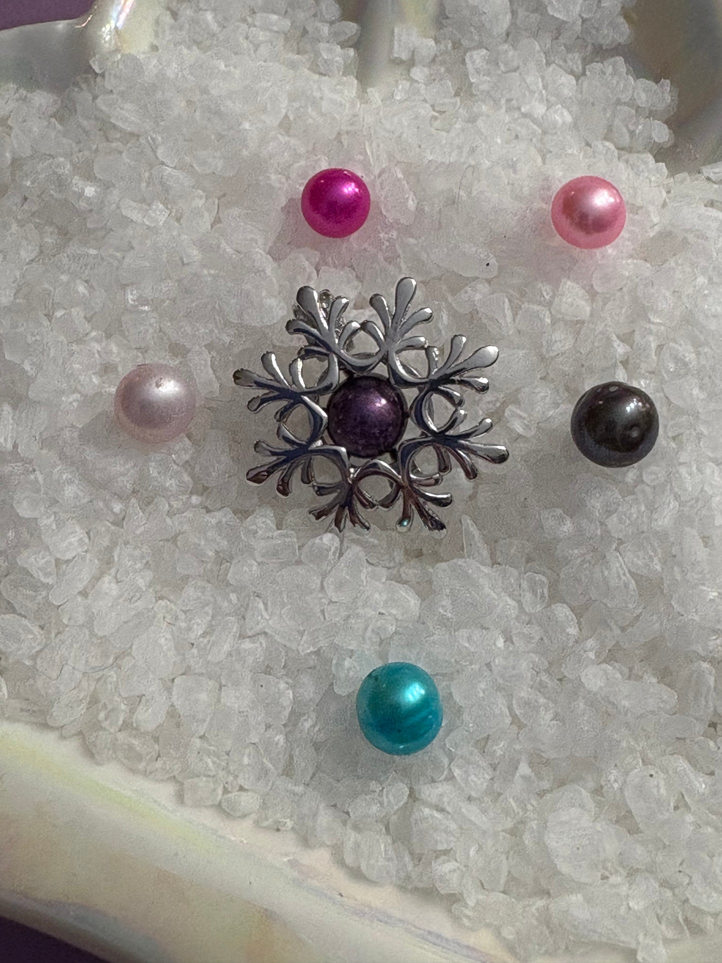 Snowlit Pearl Pendant Cage