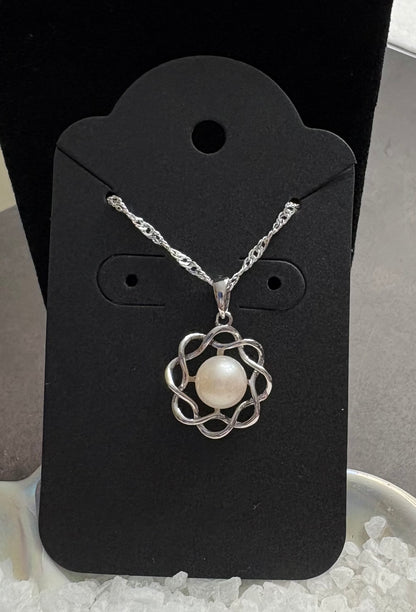Endless Loop Pendant.