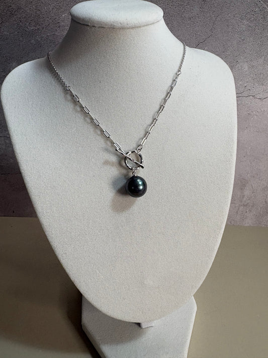 The Linked Necklace